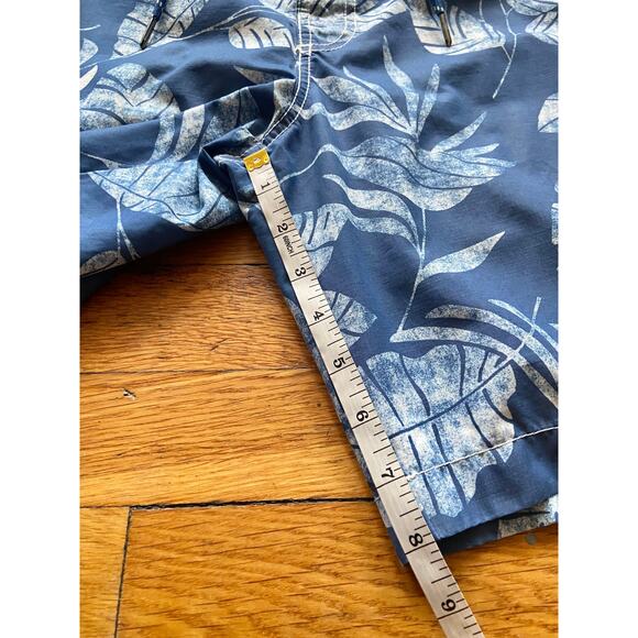 TOMMY BAHAMA Relax Blue/White Floral Cargo Swim Shorts sz M - Picture 10 of 12